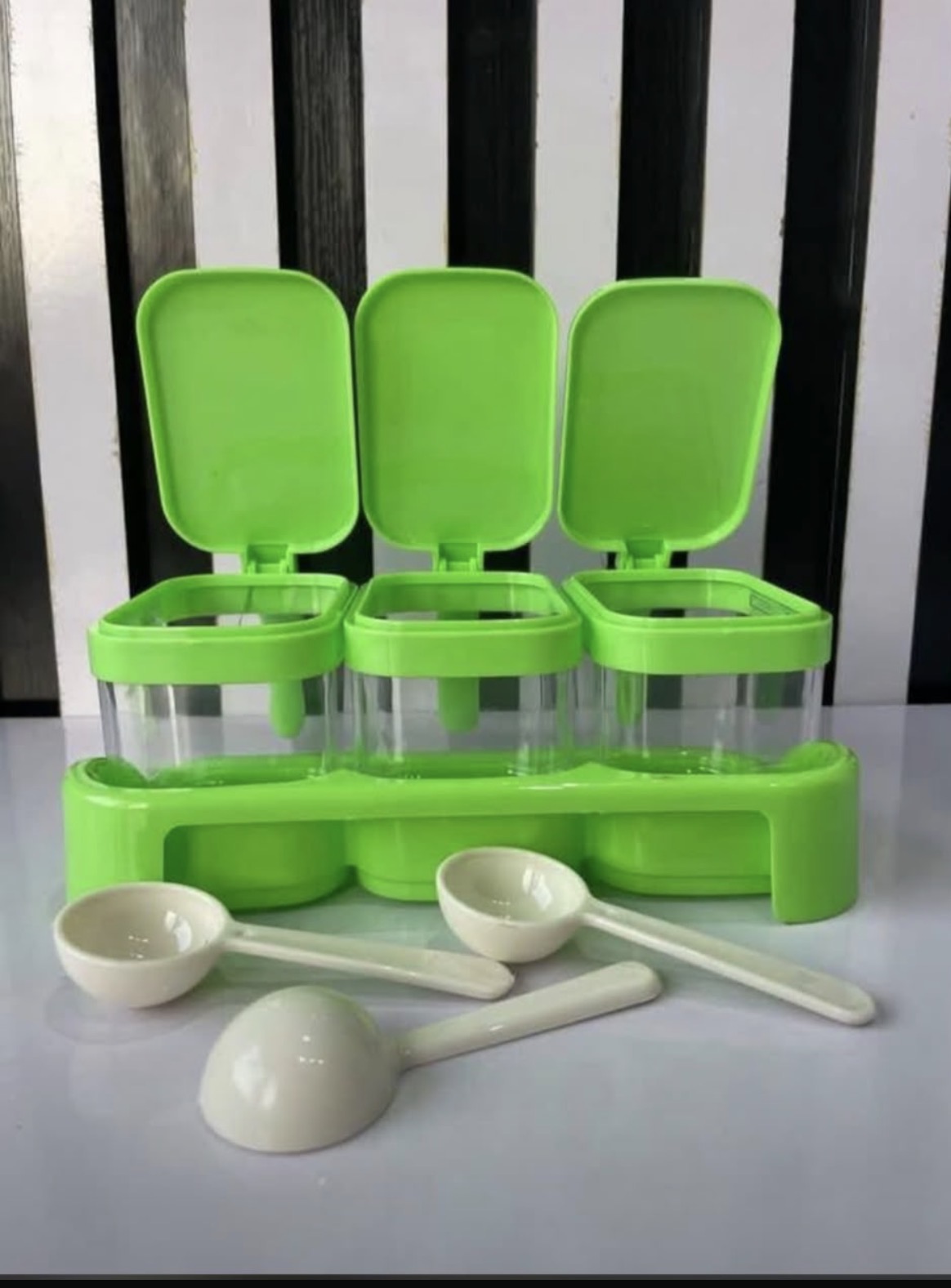 Screenshot Plastic spice rack with spoons (3-in-1) - Image 1