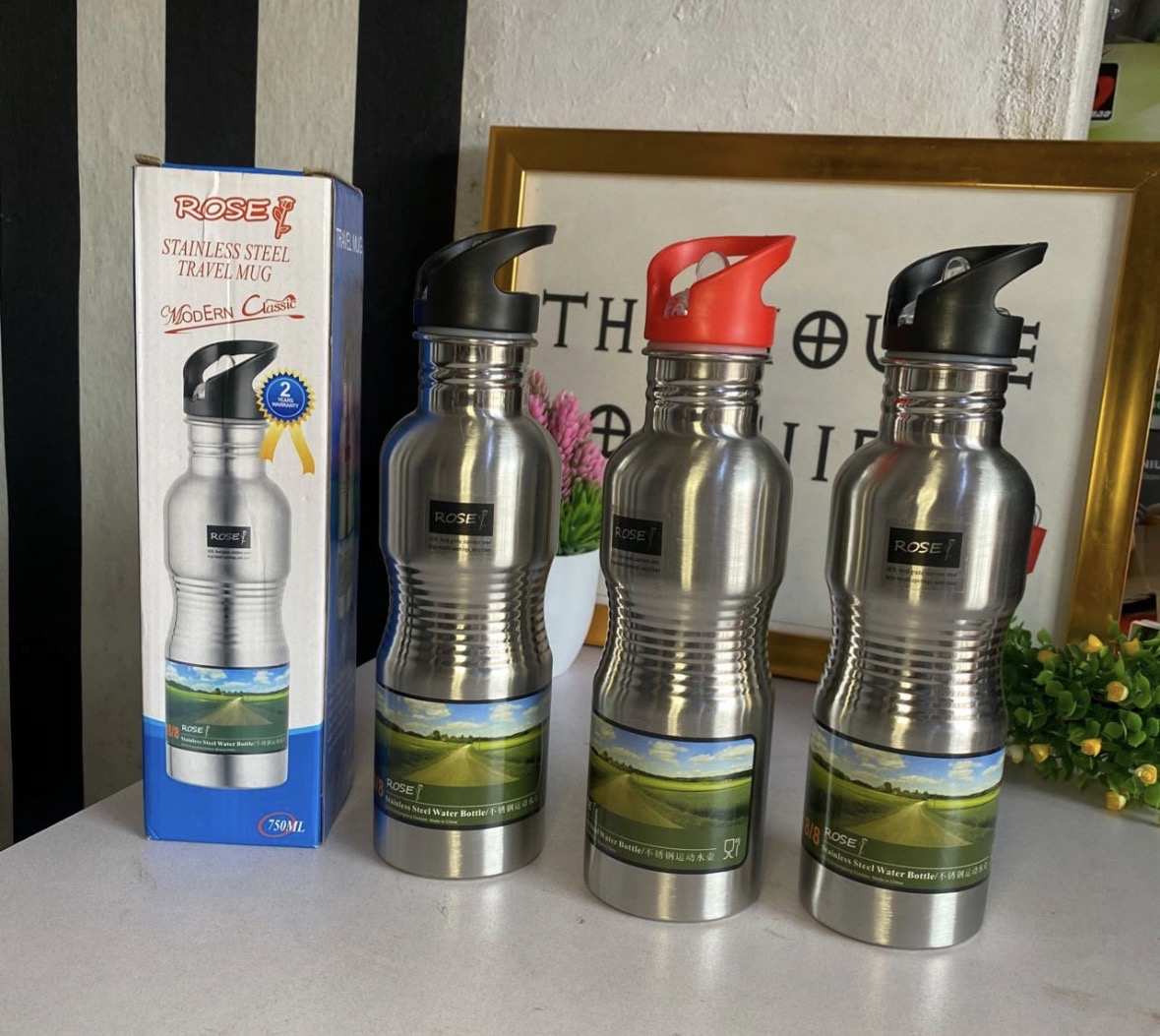 Screenshot 750ml stainless steel water bottle - Image 1